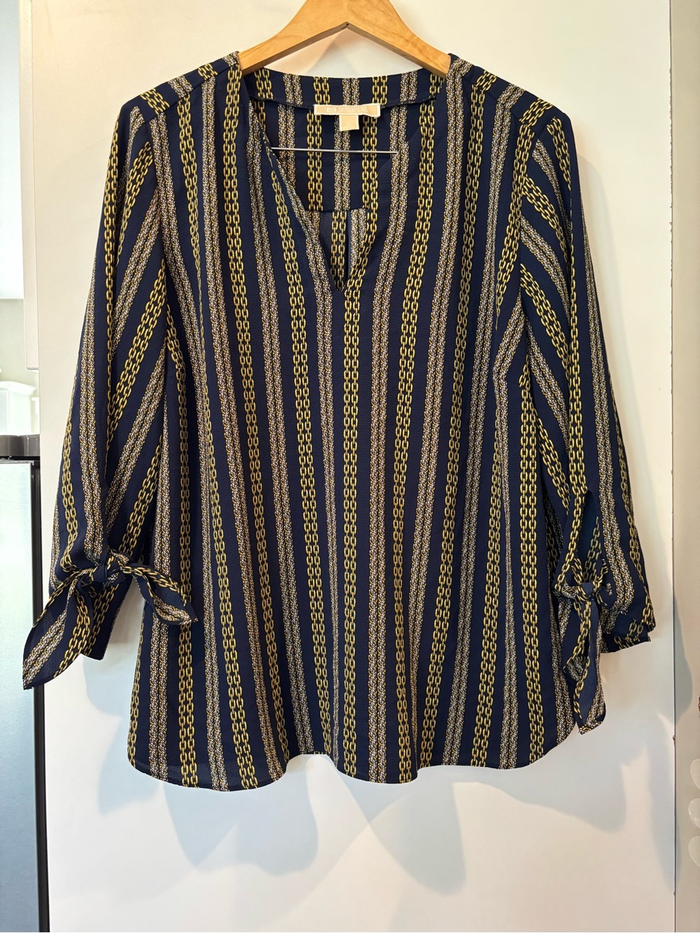 Michael Kors 3/4 sleeve navy and gold blouse with chain link pattern size XL